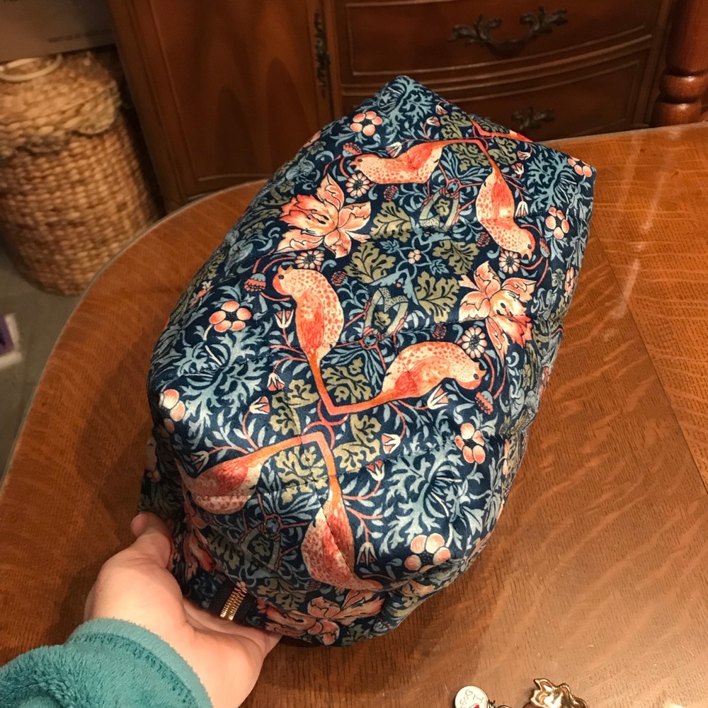 William Morris Strawberry Thief Large Wash Bag NWT - Picture 6 of 7